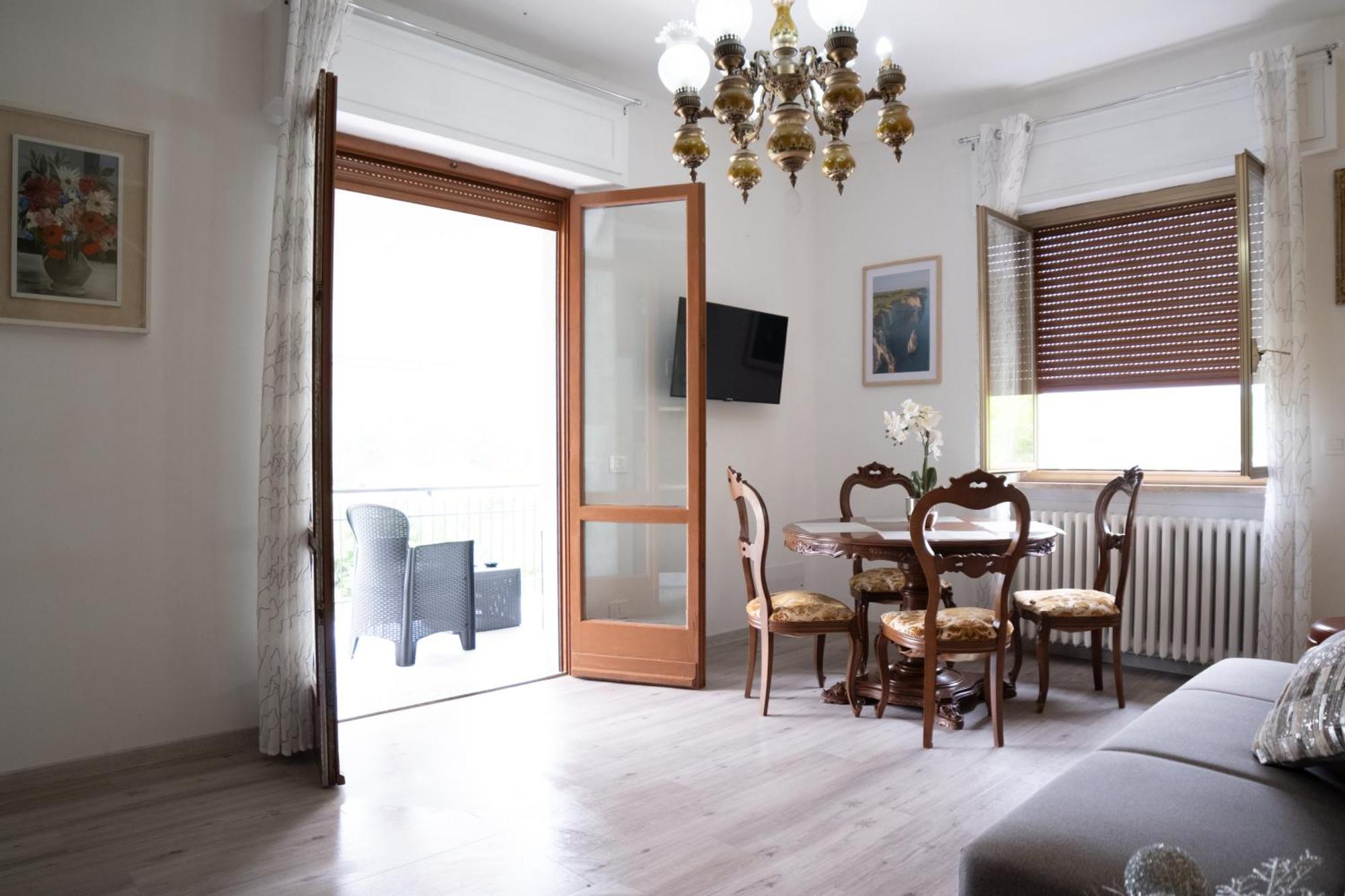 Casa Vacanze Aria Leggiuno Экстерьер фото